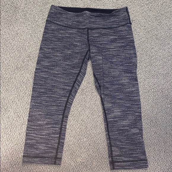 Lululemon Capris - Picture 1 of 1